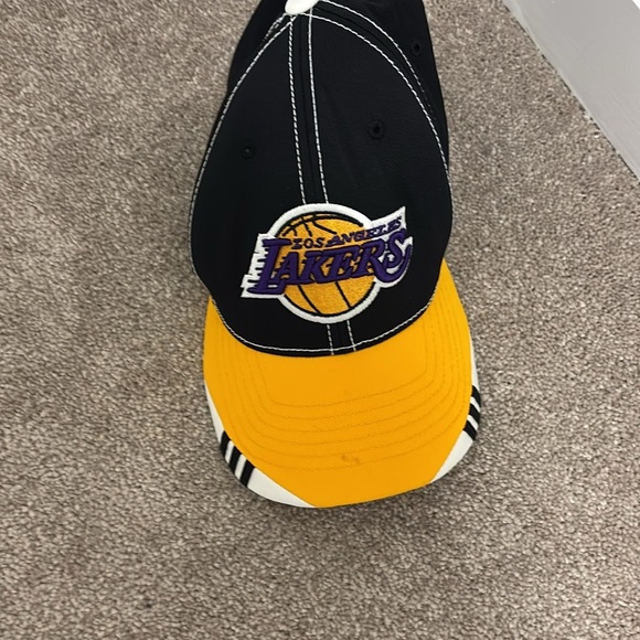 Los Angeles Lakers Black and Yellow Cap S/M - Picture 12 of 12
